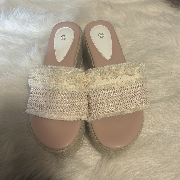 3 fir $20 Boho platform clog mules - size 7.5 - 8 - super comfy - like new - Picture 2 of 6